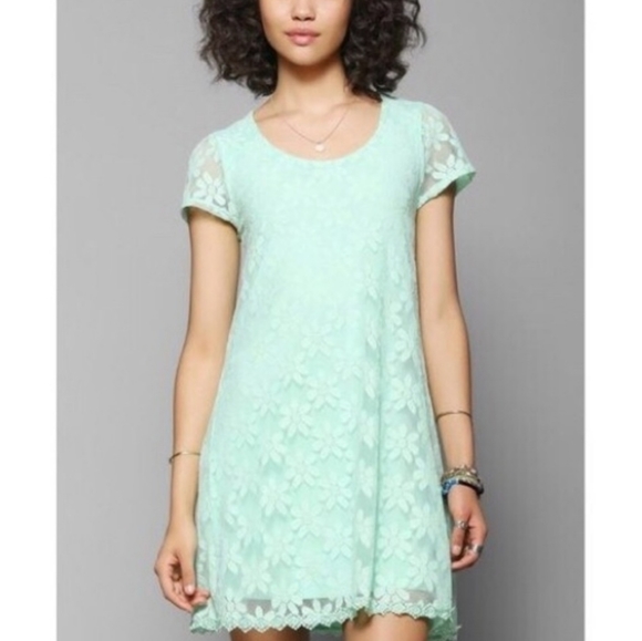 UO kimchi blue embroidery floral dress (M) - Picture 1 of 8